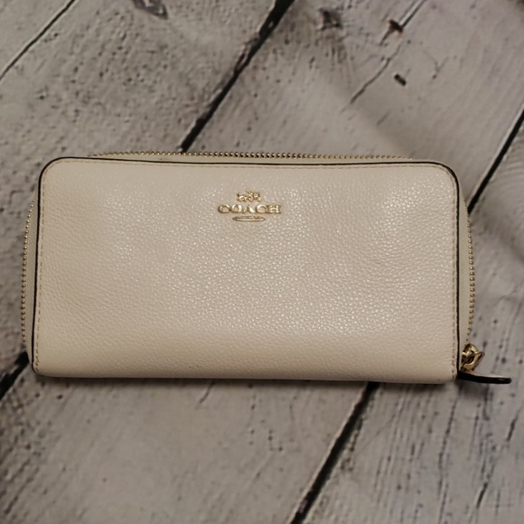 *FINAL* Coach Bundle - Picture 2 of 7